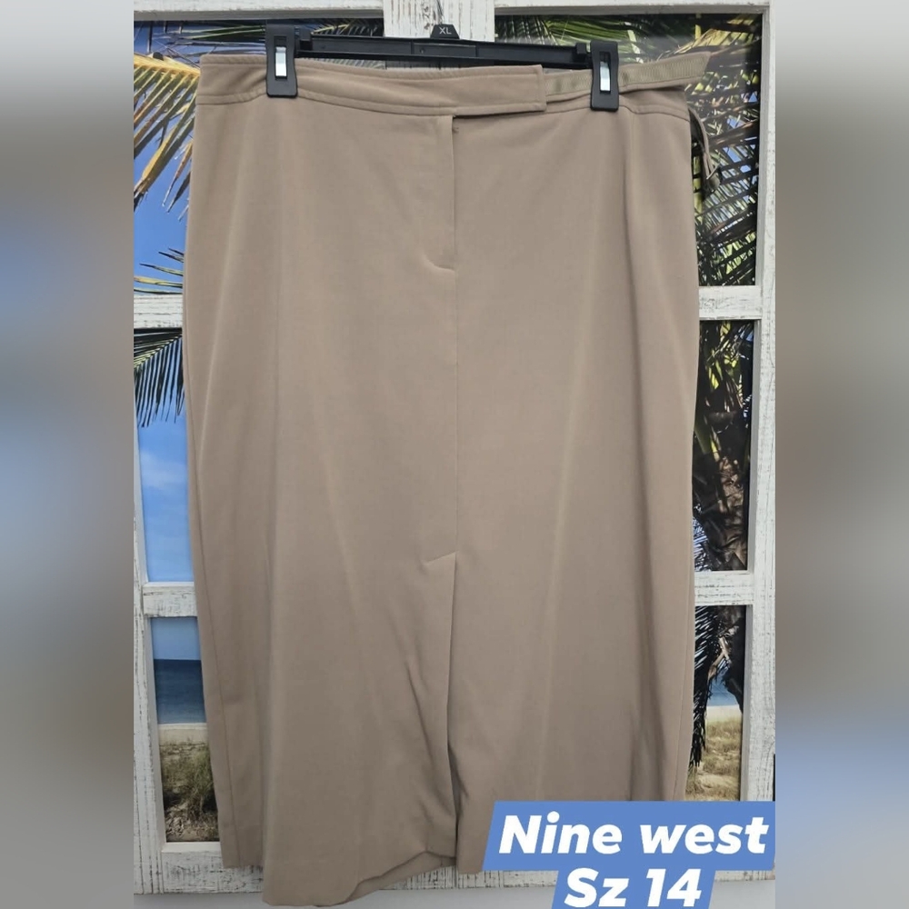 Ninewest womens skirt sz 14 Khaki